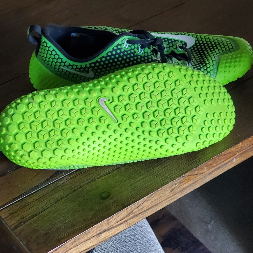 Nike free trainer 1.0